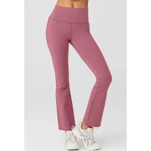 ALO | Airbrush 7/8 Bootcut Legging in Mars Clay | Small